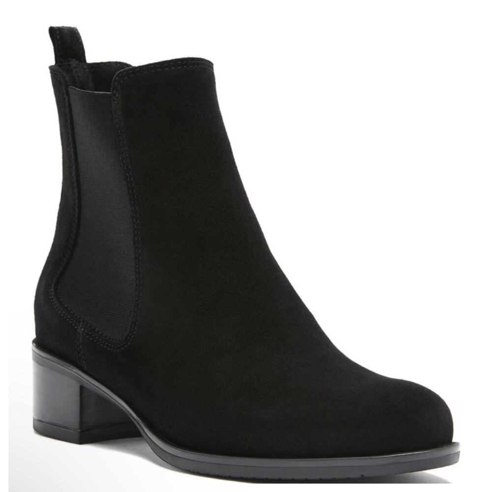 La Canadienne NWOB Honor Suede Black Ankle Chelsea Bootie Size 9.5M Block Heel